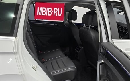 Volkswagen Tiguan II, 2021 год, 3 600 000 рублей, 12 фотография