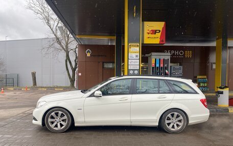 Mercedes-Benz C-Класс, 2011 год, 1 900 000 рублей, 10 фотография