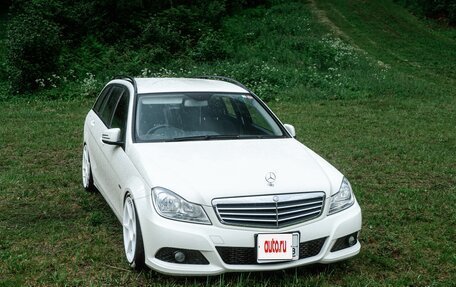Mercedes-Benz C-Класс, 2011 год, 1 900 000 рублей, 2 фотография