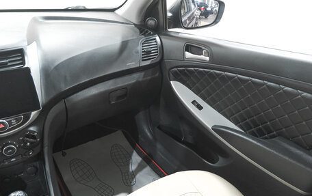 Hyundai Solaris II рестайлинг, 2011 год, 739 000 рублей, 11 фотография