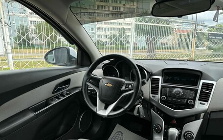 Chevrolet Cruze II, 2011 год, 819 000 рублей, 8 фотография