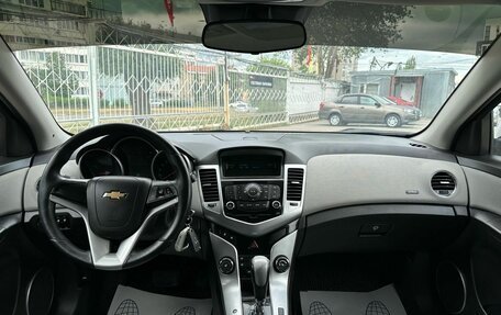 Chevrolet Cruze II, 2011 год, 819 000 рублей, 10 фотография