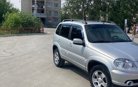 Chevrolet Niva I рестайлинг, 2012 год, 595 000 рублей, 2 фотография