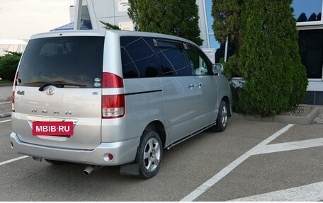 Toyota Noah III, 2007 год, 1 200 000 рублей, 2 фотография