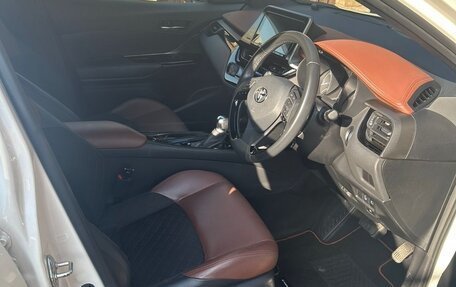 Toyota C-HR I рестайлинг, 2019 год, 2 450 000 рублей, 3 фотография