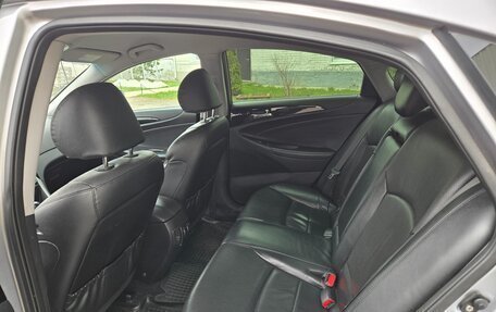 Hyundai Sonata VI, 2010 год, 900 000 рублей, 6 фотография