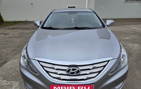 Hyundai Sonata VI, 2010 год, 900 000 рублей, 3 фотография