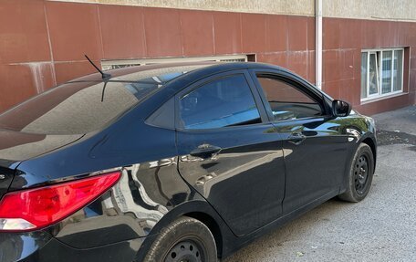 Hyundai Solaris II рестайлинг, 2015 год, 850 000 рублей, 3 фотография