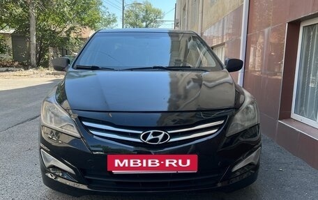 Hyundai Solaris II рестайлинг, 2015 год, 850 000 рублей, 2 фотография