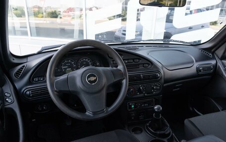 Chevrolet Niva I рестайлинг, 2018 год, 619 000 рублей, 6 фотография