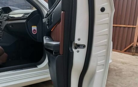 Mercedes-Benz E-Класс, 2011 год, 1 550 000 рублей, 20 фотография