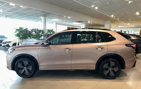 Volkswagen Tiguan, 2024 год, 5 490 000 рублей, 3 фотография