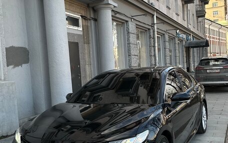 Toyota Camry, 2020 год, 3 030 000 рублей, 2 фотография