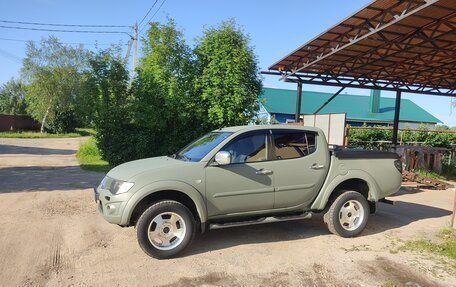 Mitsubishi L200 IV рестайлинг, 2011 год, 1 000 000 рублей, 6 фотография