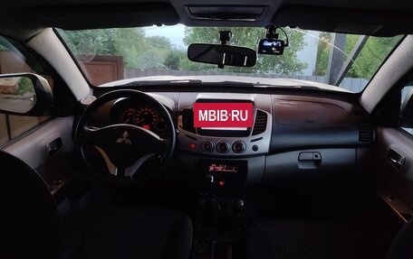 Mitsubishi L200 IV рестайлинг, 2011 год, 1 000 000 рублей, 9 фотография