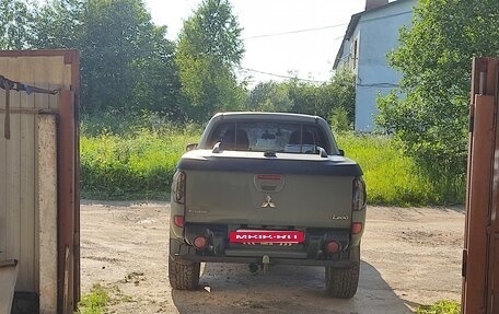 Mitsubishi L200 IV рестайлинг, 2011 год, 1 000 000 рублей, 8 фотография