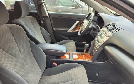 Toyota Camry, 2008 год, 1 300 000 рублей, 24 фотография