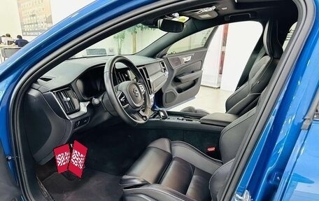 Volvo V60 II, 2021 год, 3 150 000 рублей, 6 фотография