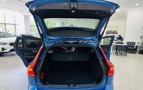 Volvo V60 II, 2021 год, 3 150 000 рублей, 16 фотография
