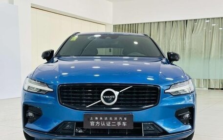 Volvo V60 II, 2021 год, 3 150 000 рублей, 14 фотография