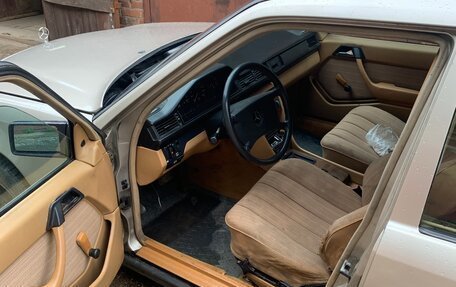 Mercedes-Benz W124, 1988 год, 270 000 рублей, 4 фотография