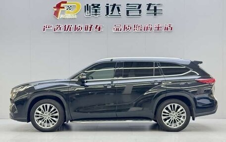 Toyota Highlander, 2022 год, 3 650 000 рублей, 4 фотография