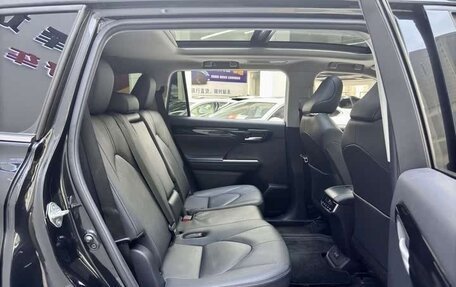 Toyota Highlander, 2022 год, 3 650 000 рублей, 12 фотография