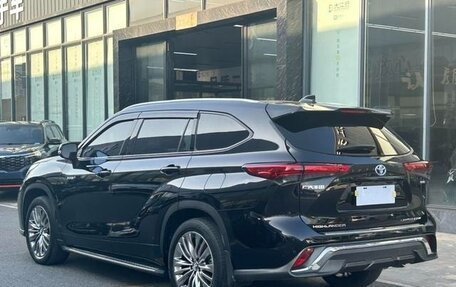 Toyota Highlander, 2022 год, 3 800 000 рублей, 5 фотография