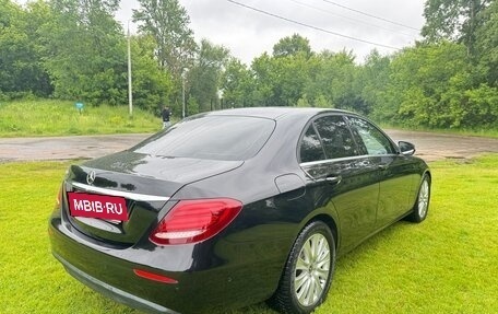Mercedes-Benz E-Класс, 2018 год, 2 200 000 рублей, 4 фотография