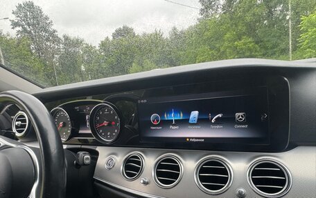 Mercedes-Benz E-Класс, 2018 год, 2 200 000 рублей, 17 фотография