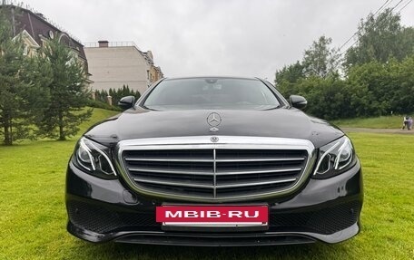 Mercedes-Benz E-Класс, 2018 год, 2 200 000 рублей, 24 фотография