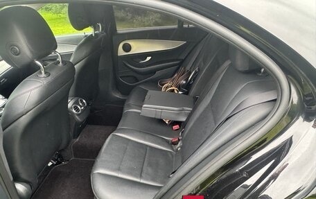Mercedes-Benz E-Класс, 2018 год, 2 200 000 рублей, 21 фотография