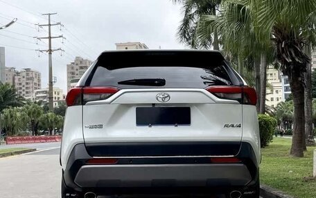 Toyota RAV4, 2022 год, 2 132 600 рублей, 5 фотография