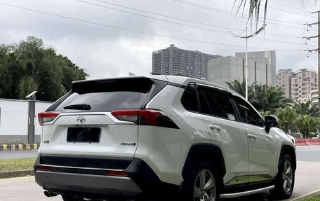 Toyota RAV4, 2022 год, 2 132 600 рублей, 7 фотография