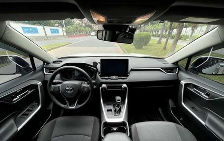 Toyota RAV4, 2022 год, 2 132 600 рублей, 12 фотография