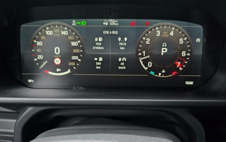 Land Rover Defender II, 2021 год, 27 000 000 рублей, 19 фотография