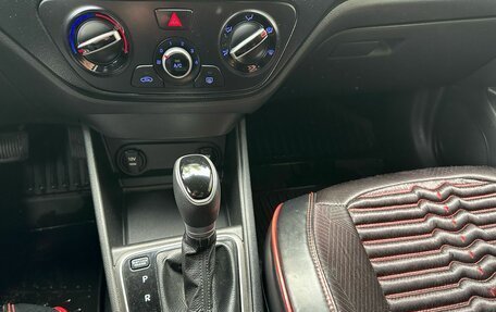 Hyundai Solaris II рестайлинг, 2018 год, 850 000 рублей, 3 фотография