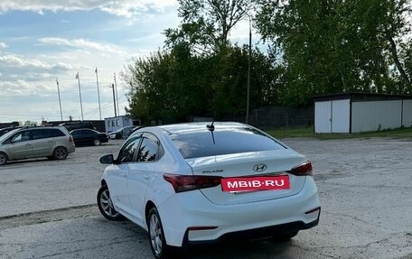 Hyundai Solaris II рестайлинг, 2018 год, 850 000 рублей, 7 фотография