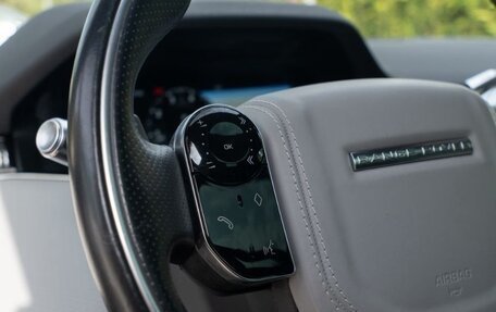 Land Rover Range Rover Evoque II, 2019 год, 3 900 000 рублей, 31 фотография