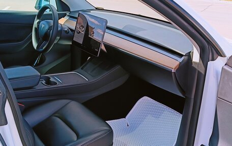 Tesla Model Y I, 2021 год, 4 100 000 рублей, 3 фотография