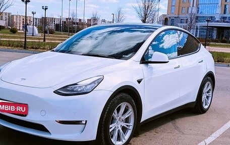 Tesla Model Y I, 2021 год, 4 100 000 рублей, 2 фотография