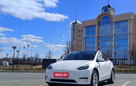 Tesla Model Y I, 2021 год, 4 100 000 рублей, 18 фотография