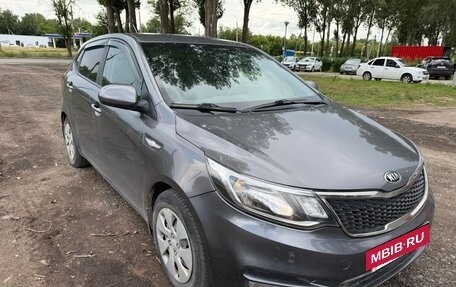 KIA Rio III рестайлинг, 2015 год, 750 000 рублей, 2 фотография