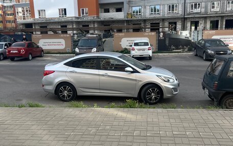 Hyundai Solaris II рестайлинг, 2011 год, 930 000 рублей, 7 фотография