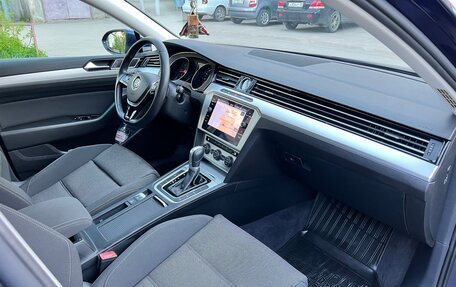 Volkswagen Passat B8 рестайлинг, 2017 год, 2 230 000 рублей, 25 фотография