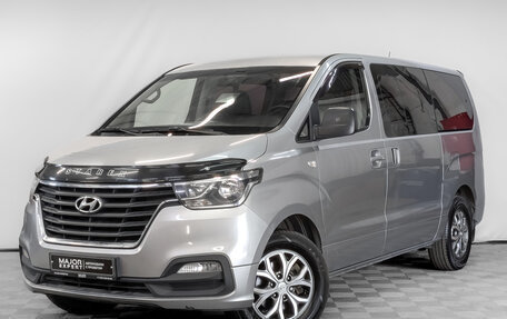 Hyundai Grand Starex Grand Starex I рестайлинг 2, 2018 год, 3 430 000 рублей, 1 фотография
