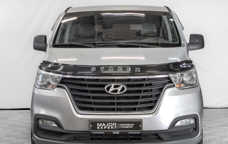 Hyundai Grand Starex Grand Starex I рестайлинг 2, 2018 год, 3 430 000 рублей, 2 фотография