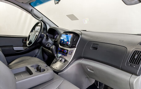 Hyundai Grand Starex Grand Starex I рестайлинг 2, 2018 год, 3 430 000 рублей, 11 фотография