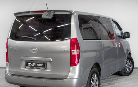 Hyundai Grand Starex Grand Starex I рестайлинг 2, 2018 год, 3 430 000 рублей, 5 фотография