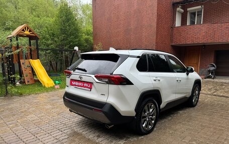 Toyota RAV4, 2022 год, 4 350 000 рублей, 7 фотография